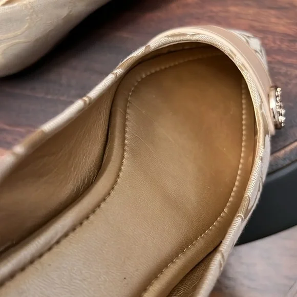 EUC - Preloved Coach Onida Flats, Size 7M US. - Picture 7 of 16